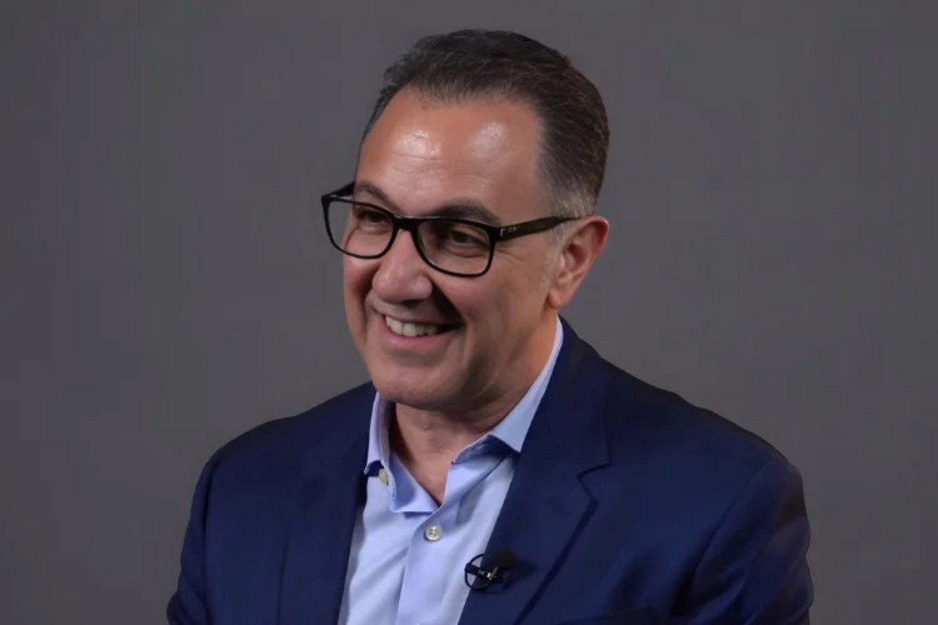 Conheça o brasileiro que calcula o custo de um medicamento na Pfizer antes mesmo de ele existir